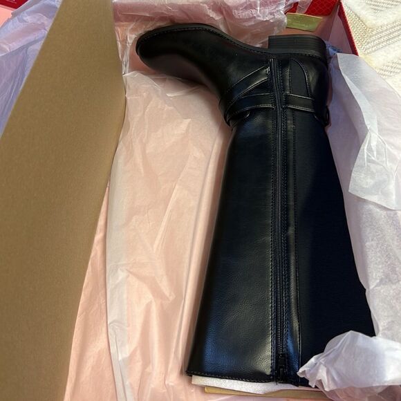 Kelly & Katie - Finq Boot - Picture 7 of 7